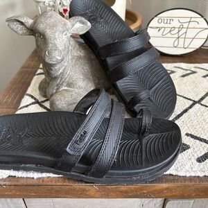 Kuaila Black Women's Sandals